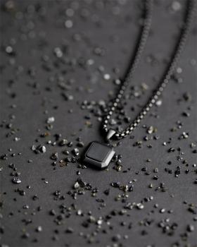 Preview: Halskette aus Titan/Stahl mit schwarzem Achat - Meraki Black